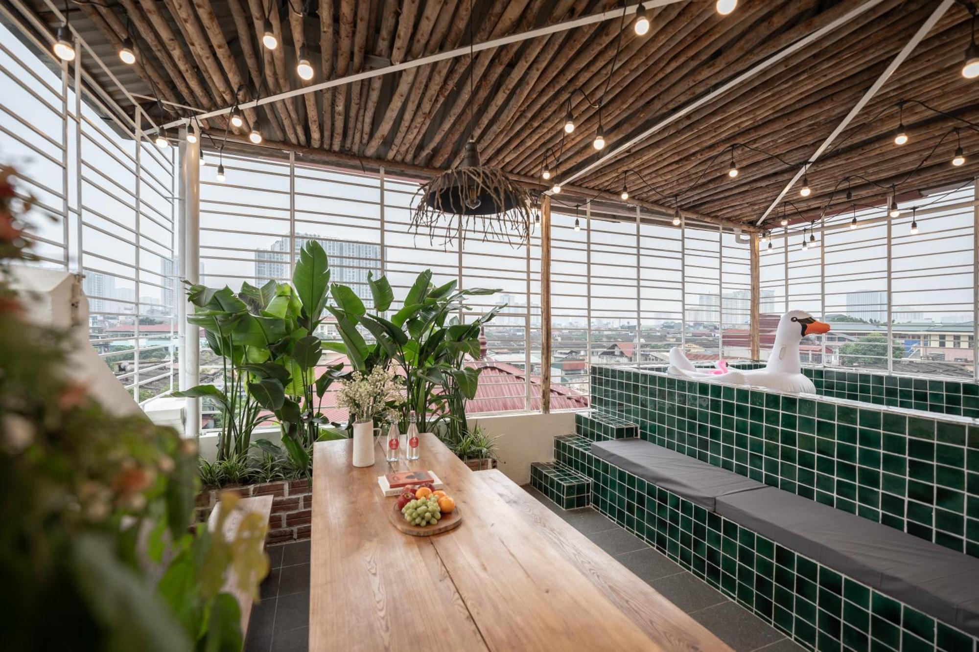 Amsterdam Residences In Hanoi-pool On The Rooftop-free Laundry