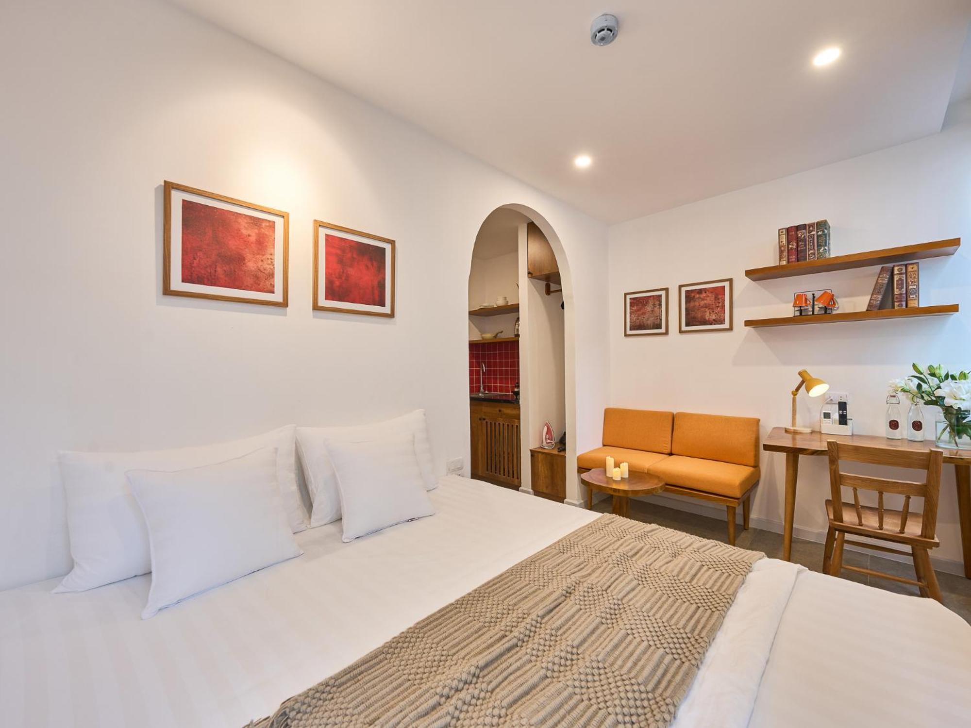 Amsterdam Residences In Hanoi-pool On The Rooftop-free Laundry